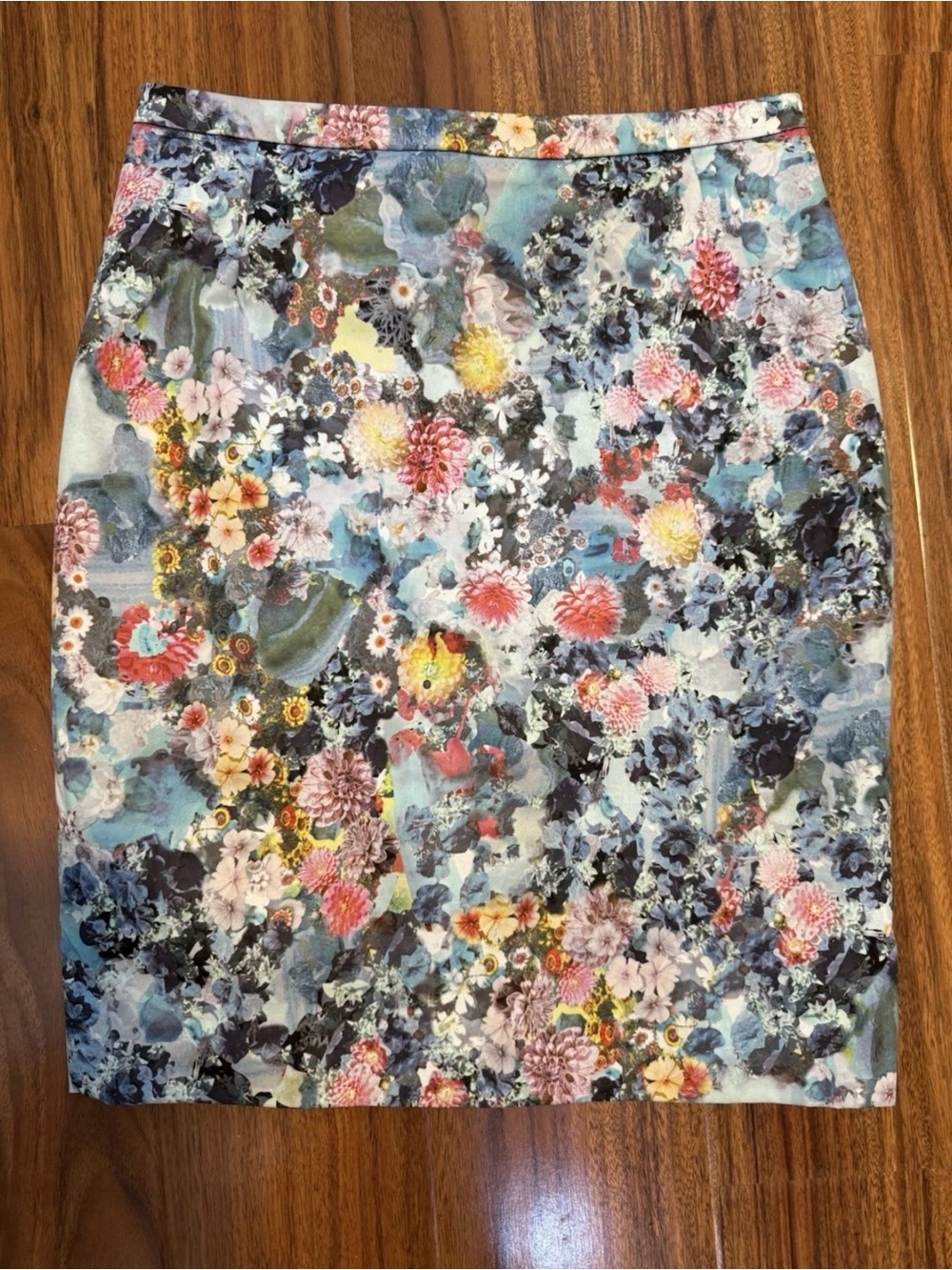 H & M Women Floral Print Pencil Skirt - Multi Color - Size 4 ( Small )